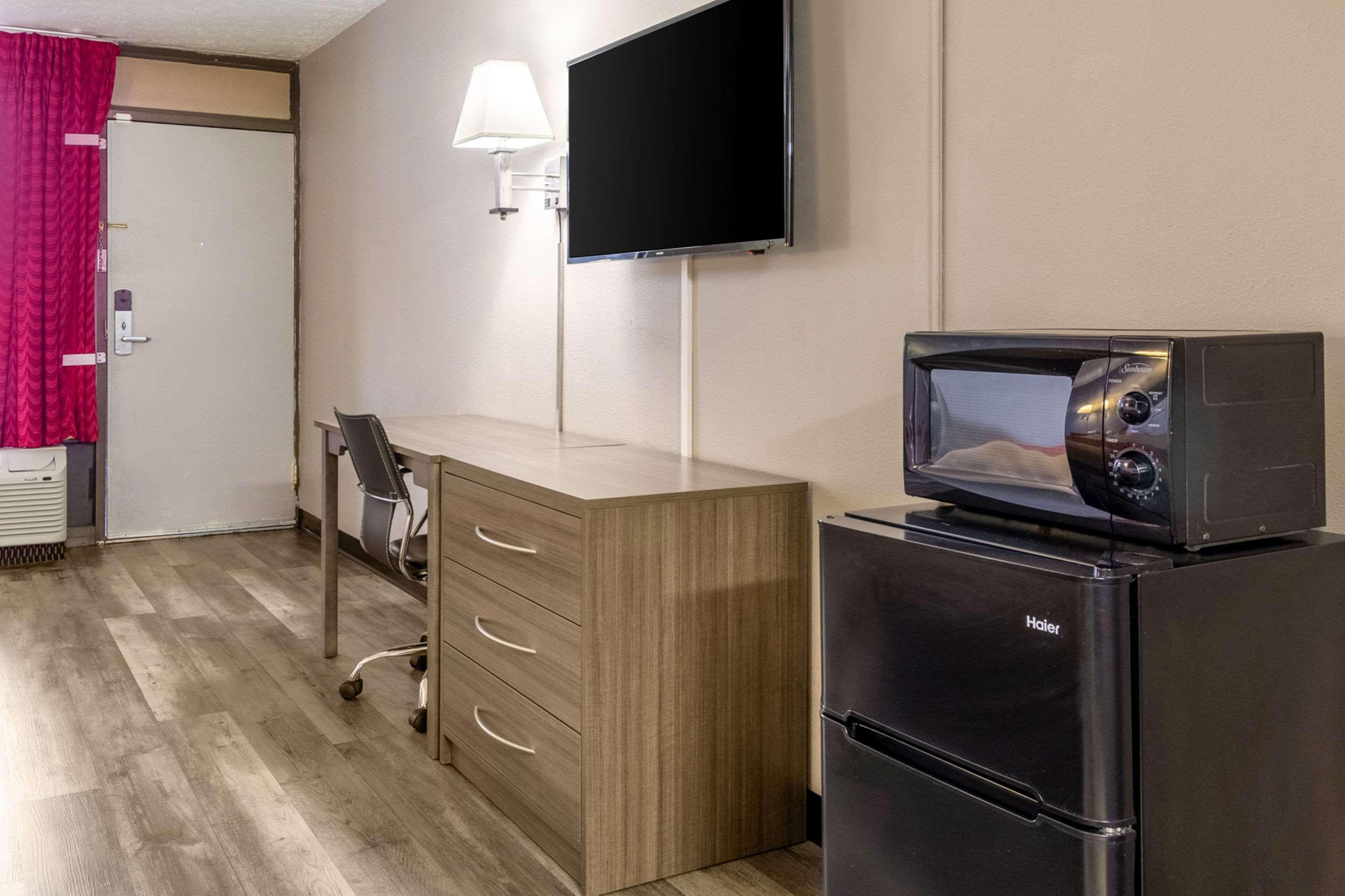 Econo Lodge Сеймур Экстерьер фото