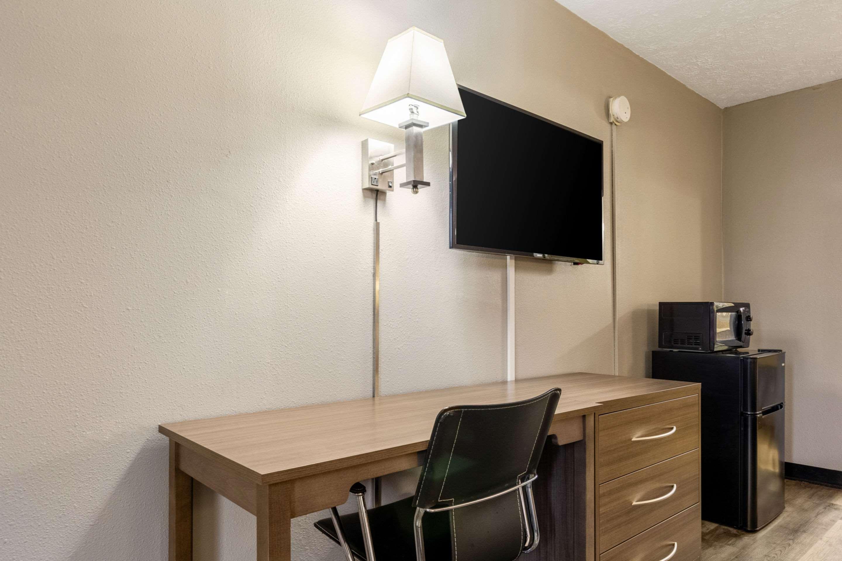 Econo Lodge Сеймур Экстерьер фото