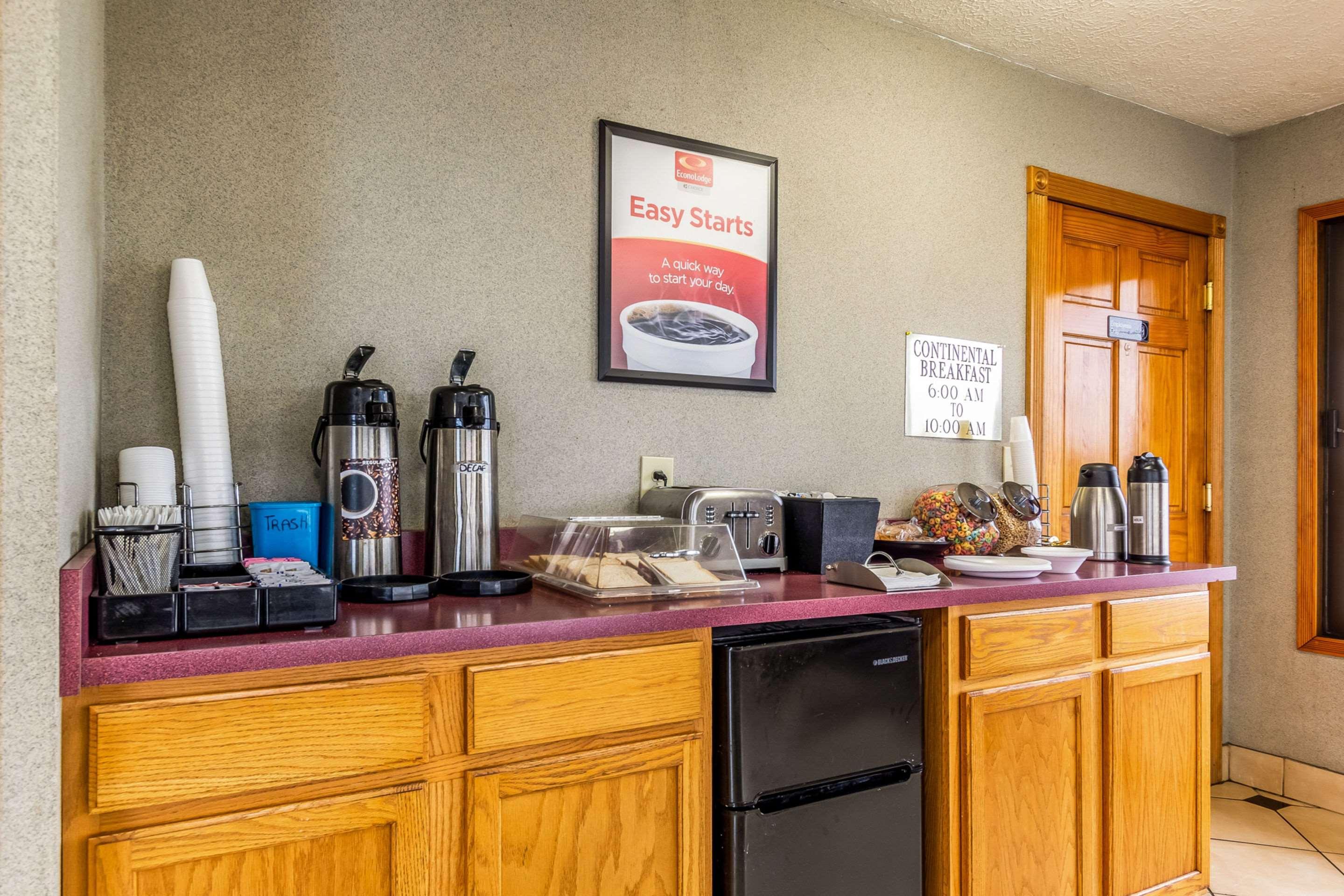 Econo Lodge Сеймур Экстерьер фото