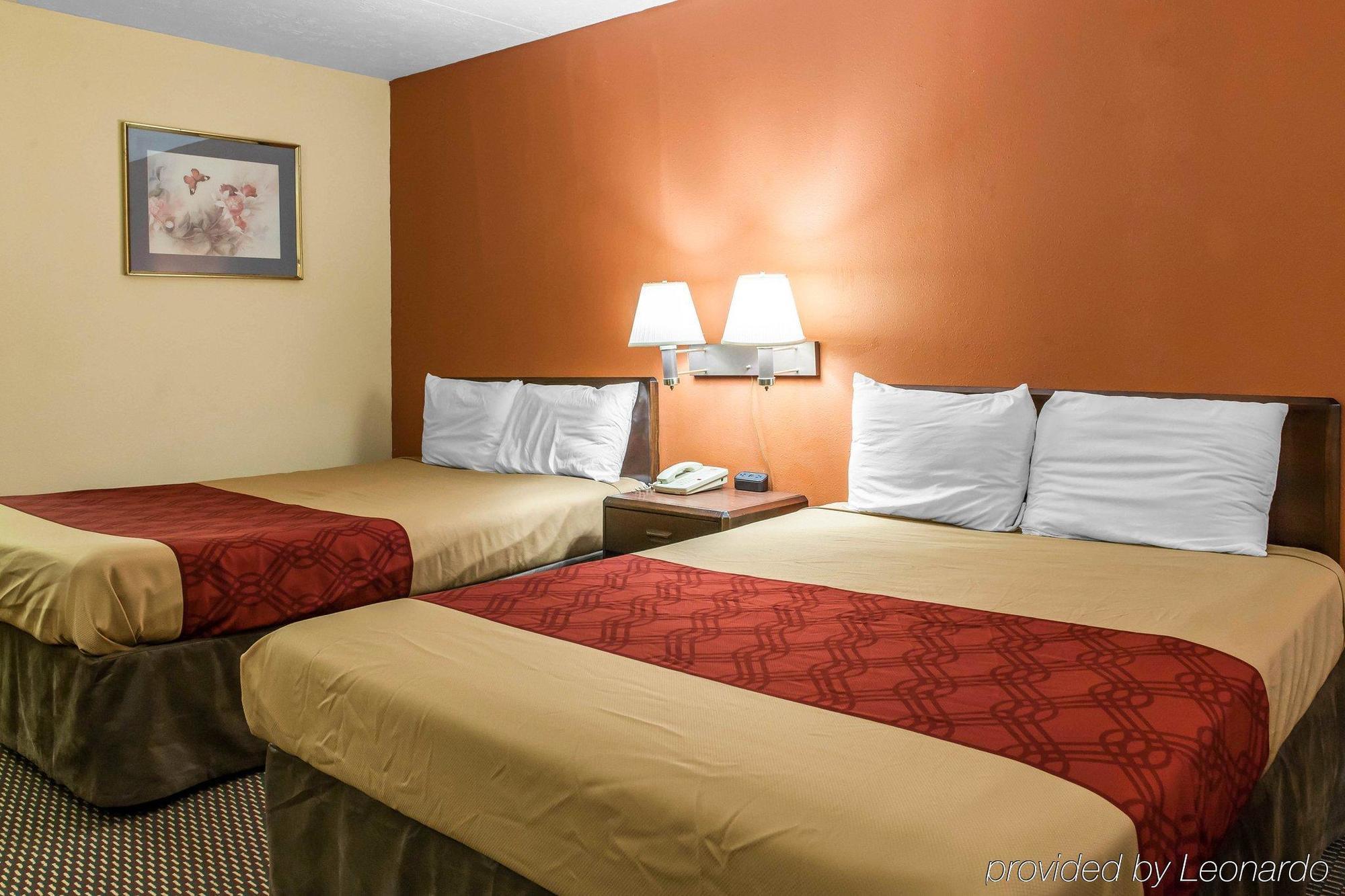 Econo Lodge Сеймур Экстерьер фото