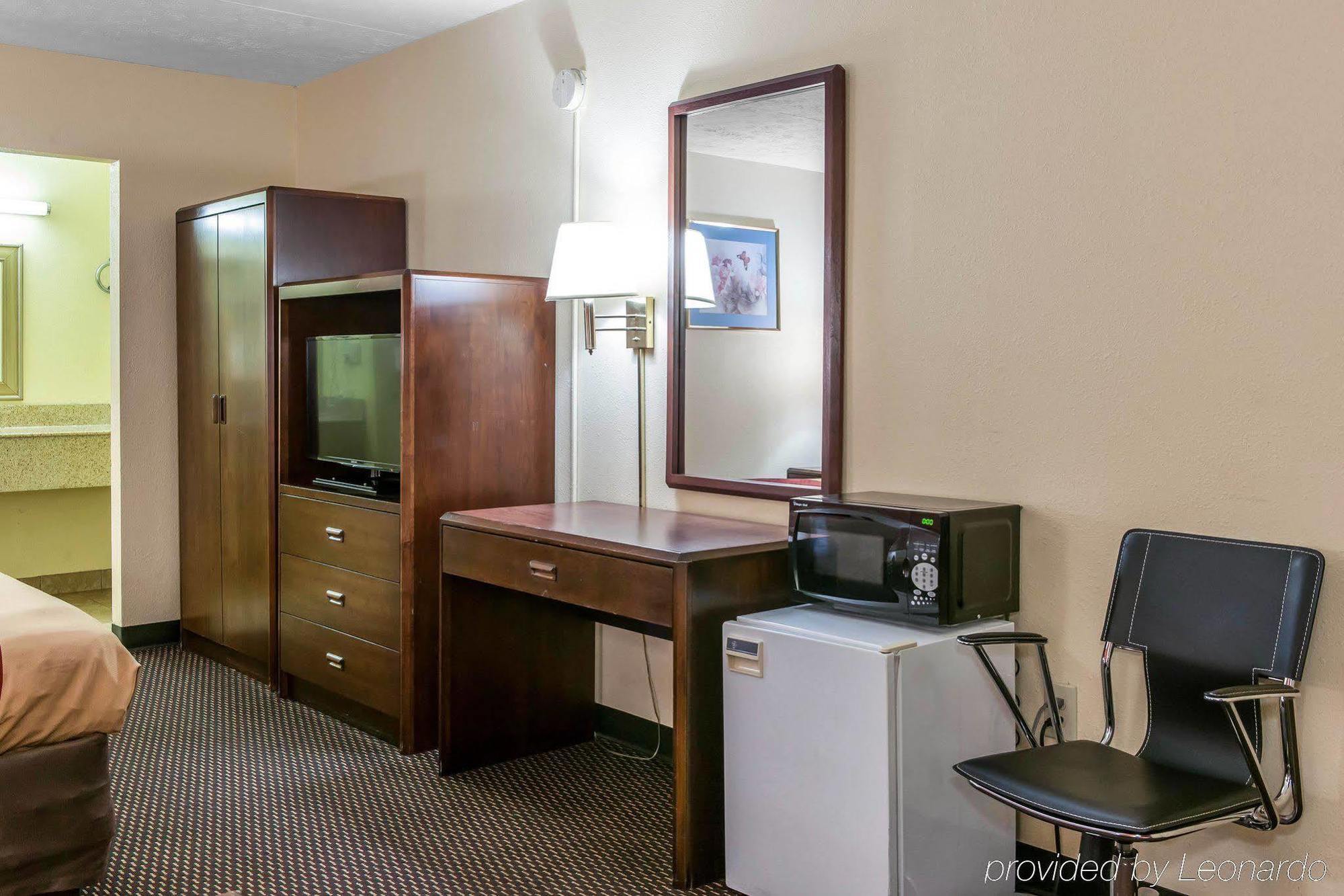 Econo Lodge Сеймур Экстерьер фото