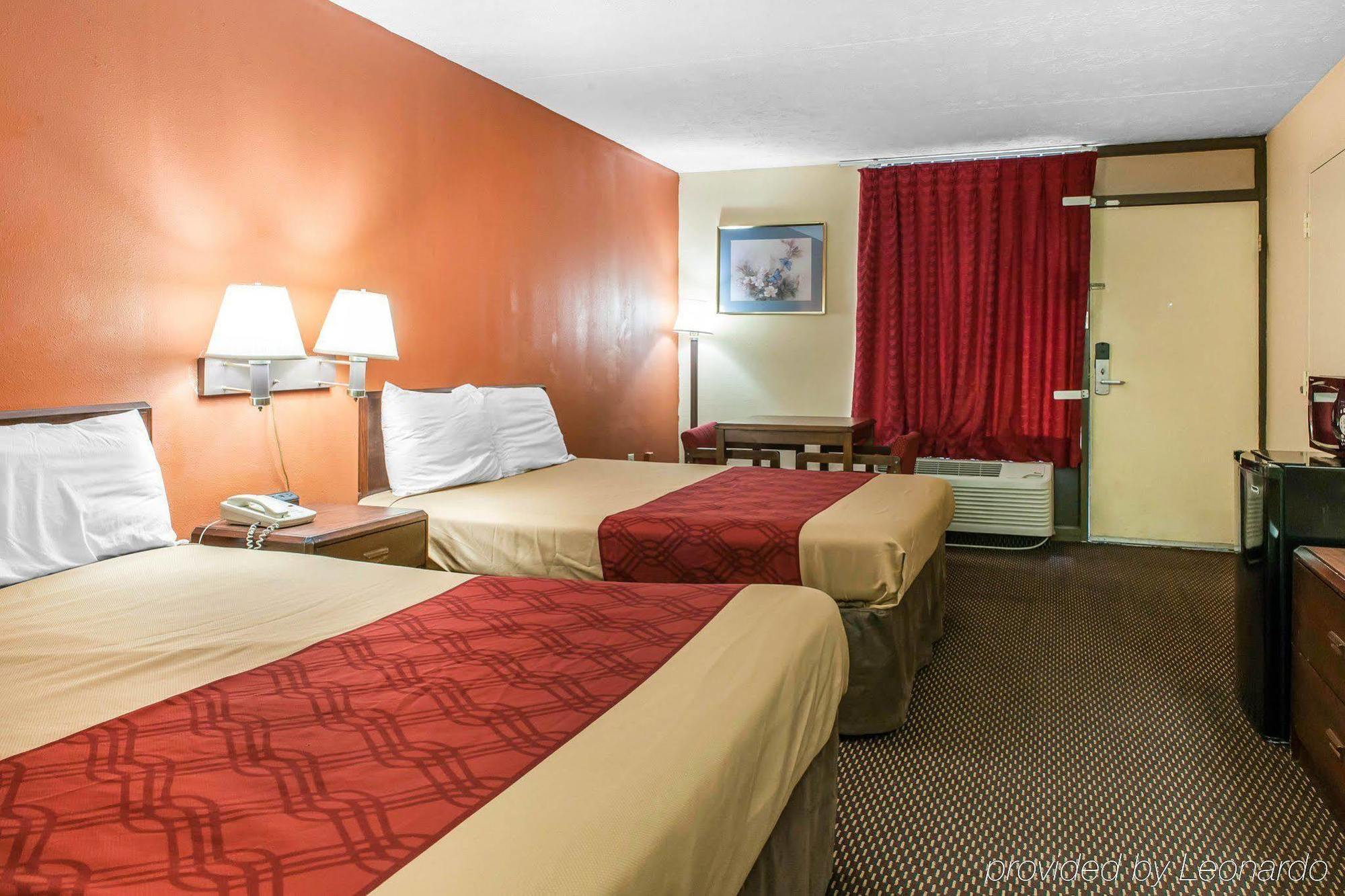 Econo Lodge Сеймур Экстерьер фото